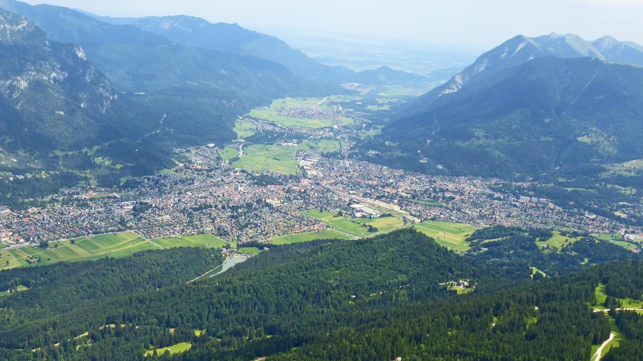 Ferienwohnung Am Kurpark -Wohnung 3,150Qm- Mit Lift Garmisch-Partenkirchen Ngoại thất bức ảnh